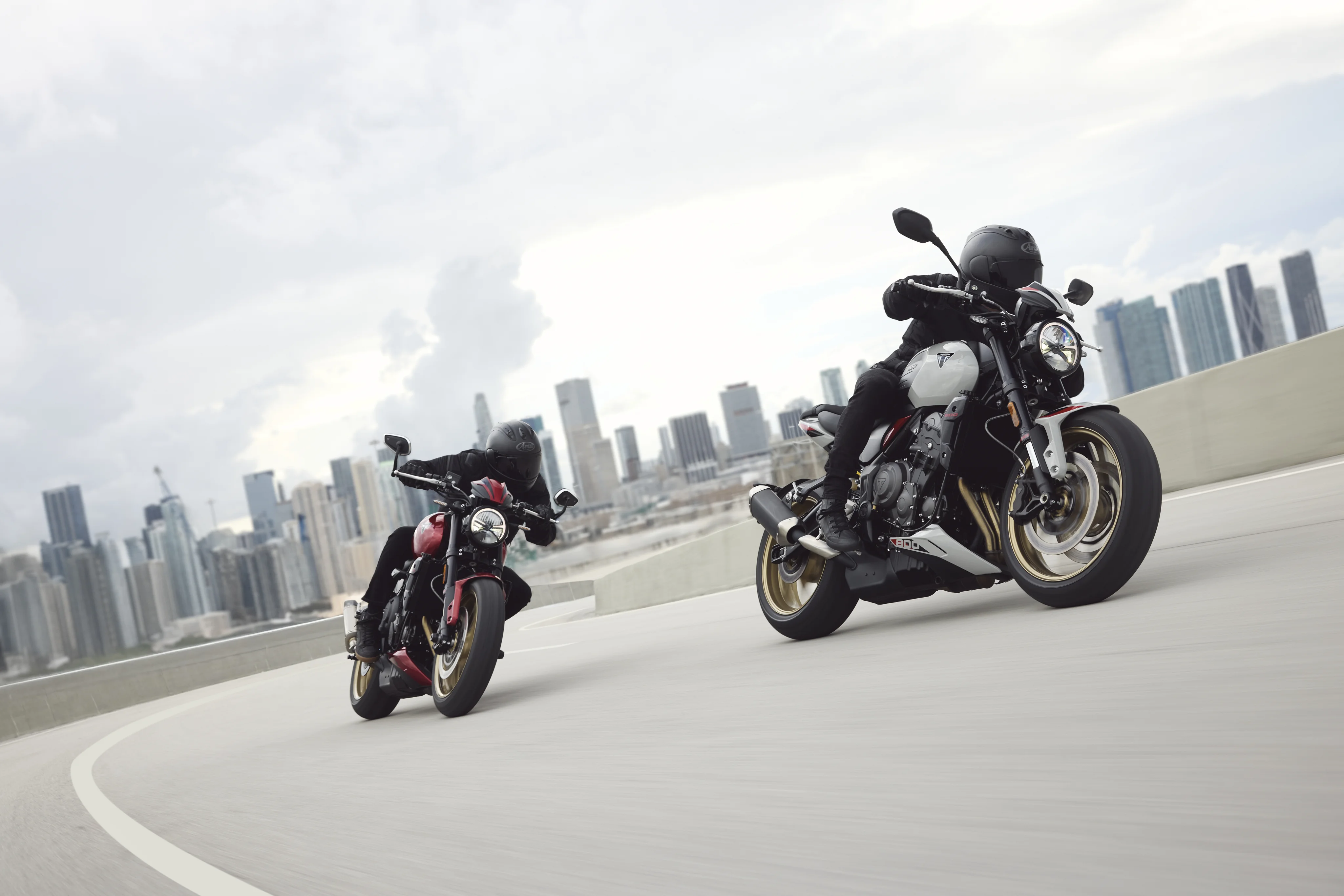 2027 Triumph Trident 800 roadster motorcycle outdoors.