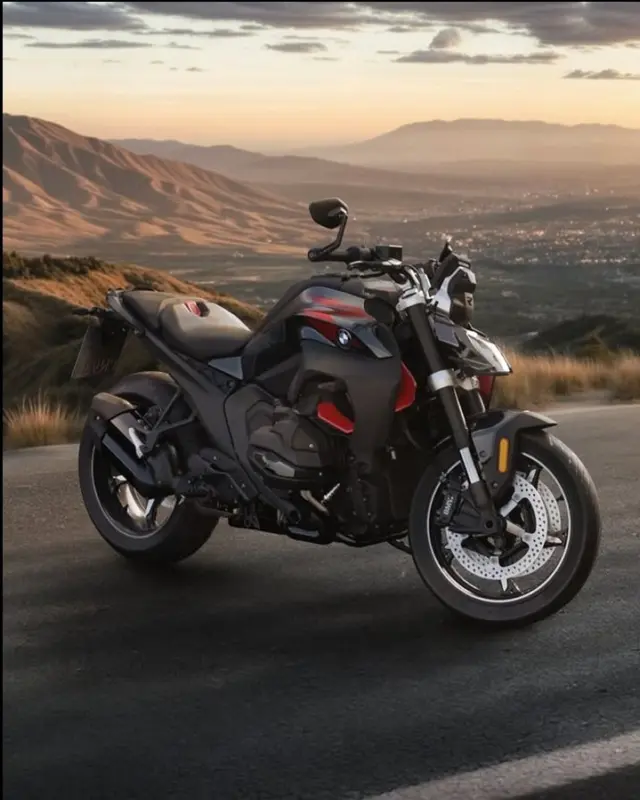 Bringing the finest boxer power and versatility to every street. 
The BMW #R1300R ready to take on the bends with you.

➡️ 145 hp at 7,750 rpm
➡️ DTC-Shift
➡️ Sport suspension
➡️ Sleek rear with contoured recesses
➡️ Optional redefined exhaust system in dark chrome
➡️ Optional adjustable milled footrest system
➡️ Optional handlebar end mirrors + sports exhaust
➡️ Optional adaptive headlights
➡️ Option 719 Kilauea, Racing Blue Metallic, Snapper Rocks Metallic, Light White

Visit us today at https://www.euroutah.com/!

#MakeLifeARide #BMWMotorradUSA
__
Images use CGI. (opens in a new window)